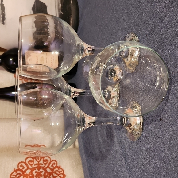4 Large Red Wine Glasses - Picture 2 of 5